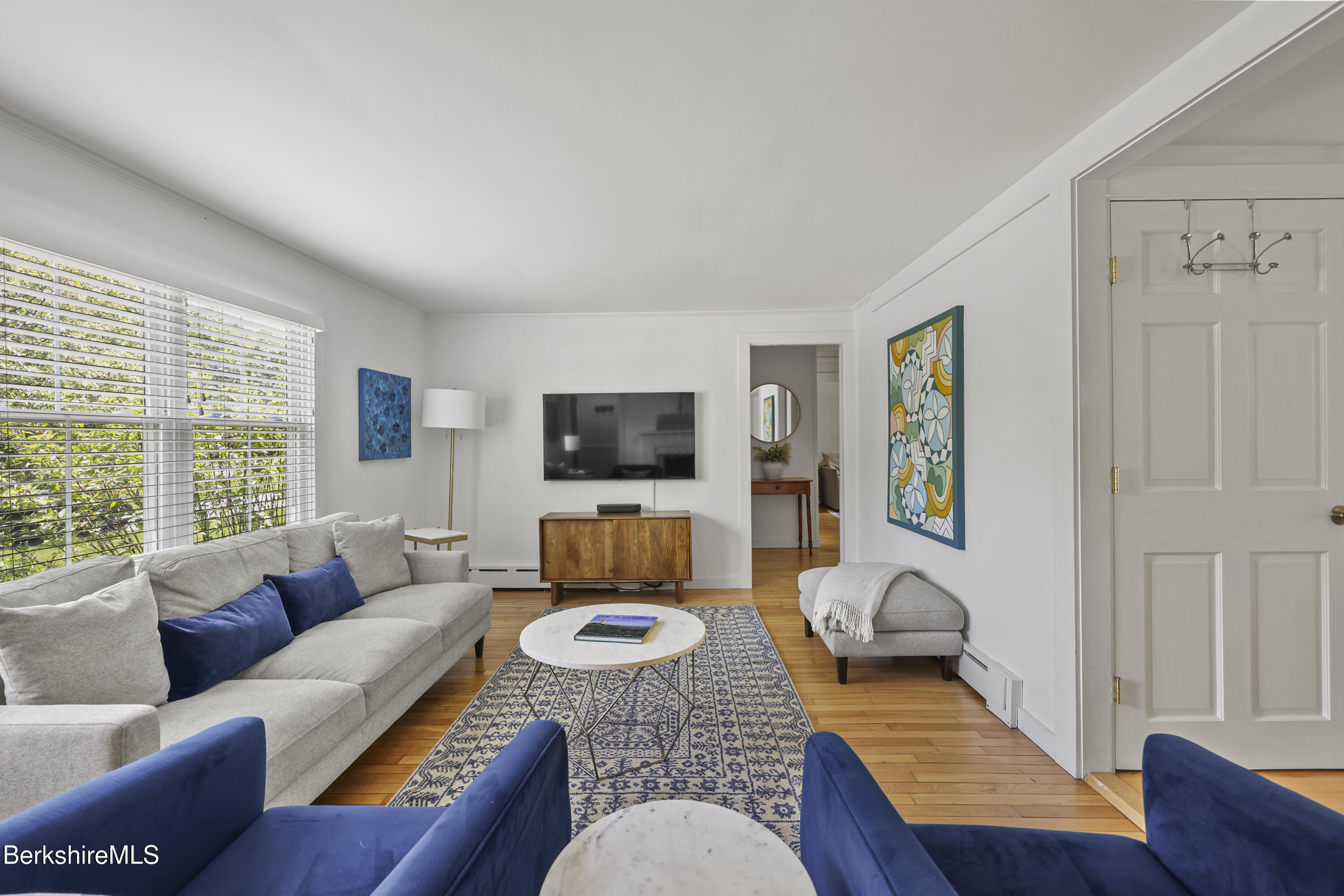 22 Goodrich Street Stockbridge, MA 01262 - Photo 5 of 29 30 Living Room