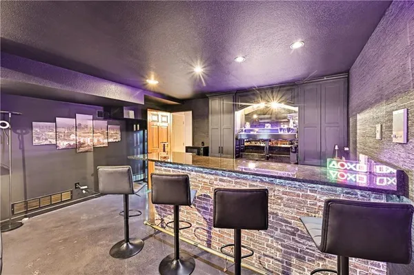 $824,950 | 6113 North Mattox Road, Kansas City, MO 64151