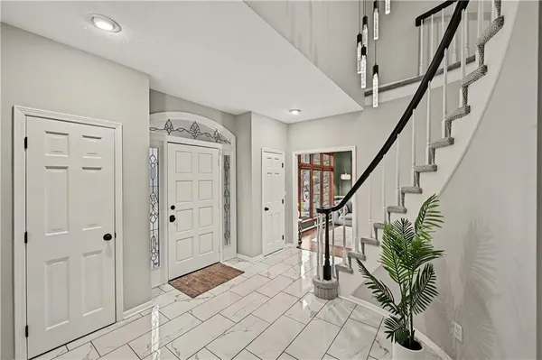 $824,950 | 6113 North Mattox Road, Kansas City, MO 64151