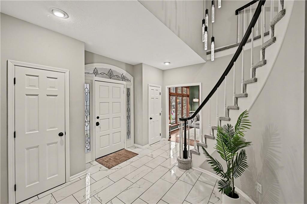 6113 North Mattox Road Kansas City, MO 64151 - Photo 4 of 45