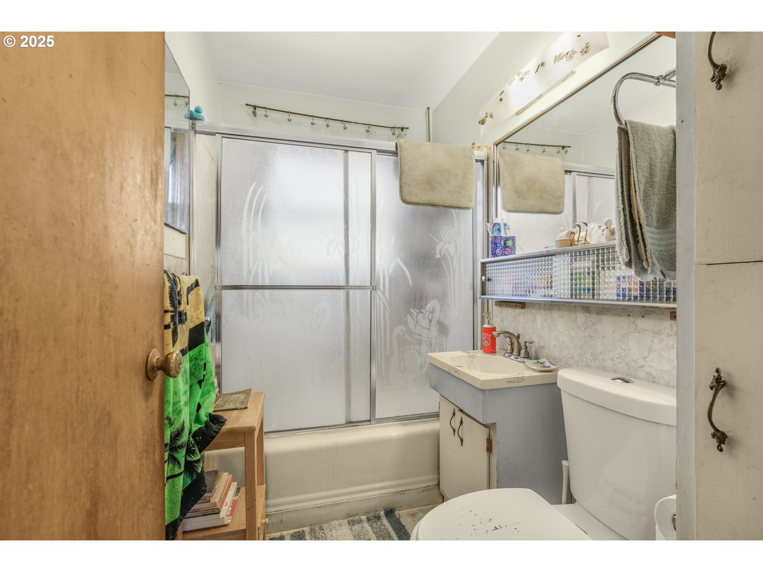 9837 Southeast Reedway Street Portland, OR 97266 - Photo 12 of 15 Gallery Image 12