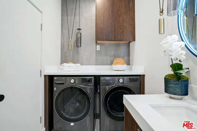 $8,250 | 2354 Riverside Drive, Los Angeles, CA 90039