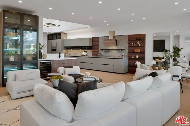 $8,250 | 2354 Riverside Drive, Los Angeles, CA 90039