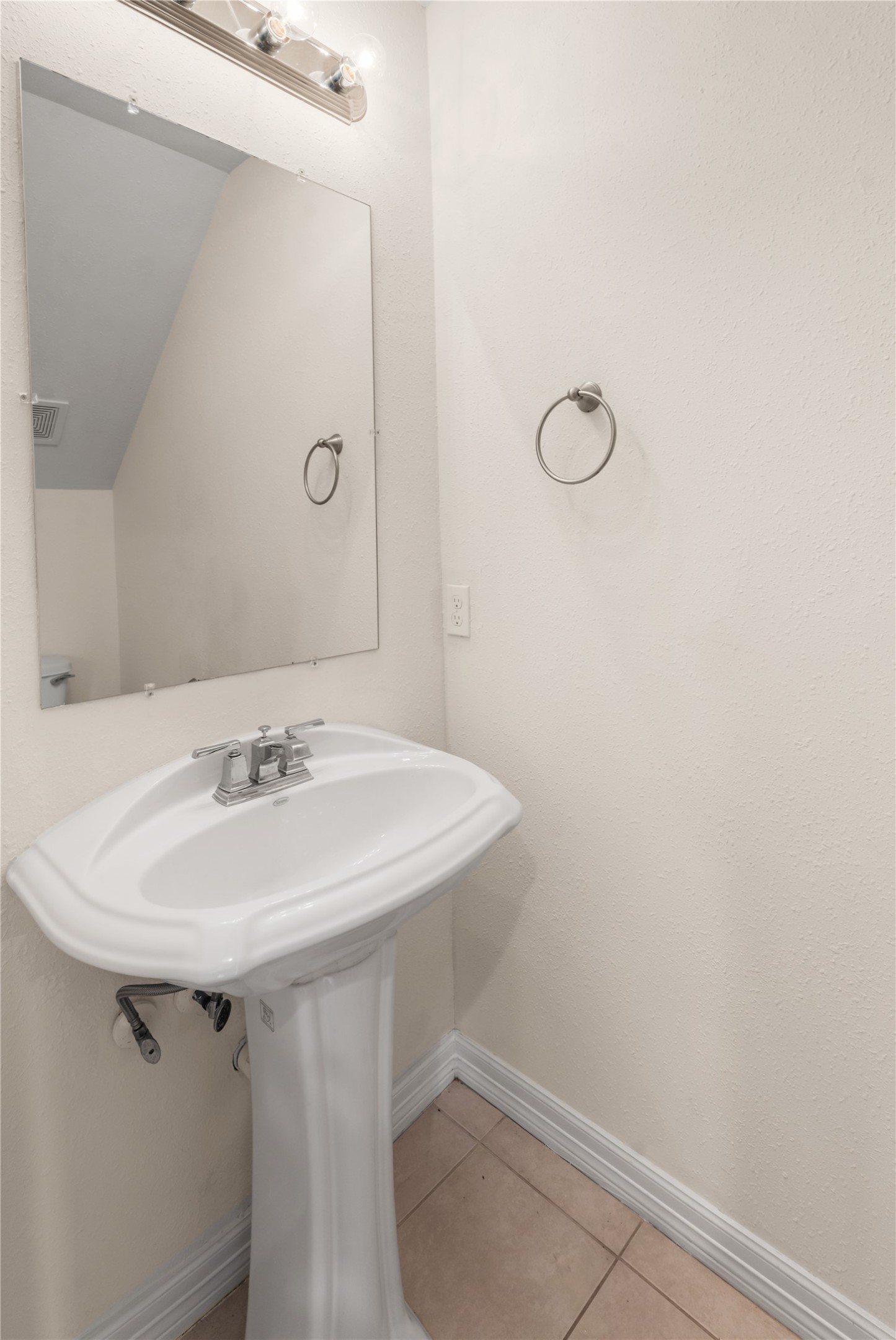 2407 Ferguson Way, Unit 1 Houston, TX 77088 - Photo 8 of 31