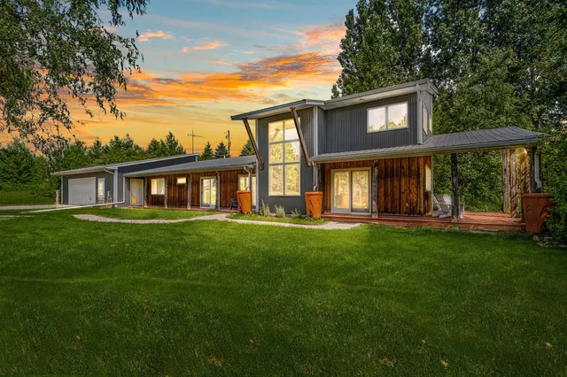 $499,000 | N5978 West Alaska Lake Road, Kewaunee, WI 54216