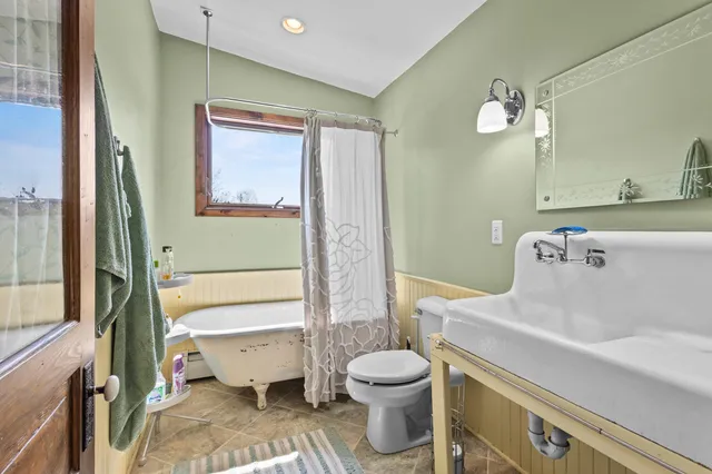 $499,000 | N5978 West Alaska Lake Road, Kewaunee, WI 54216