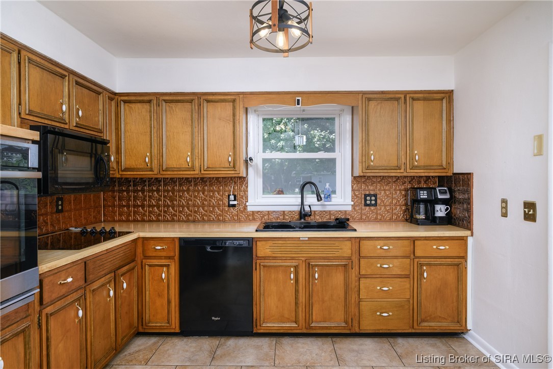 5810 Spring Meadow Drive Georgetown, IN 47122 - Photo 14 of 35