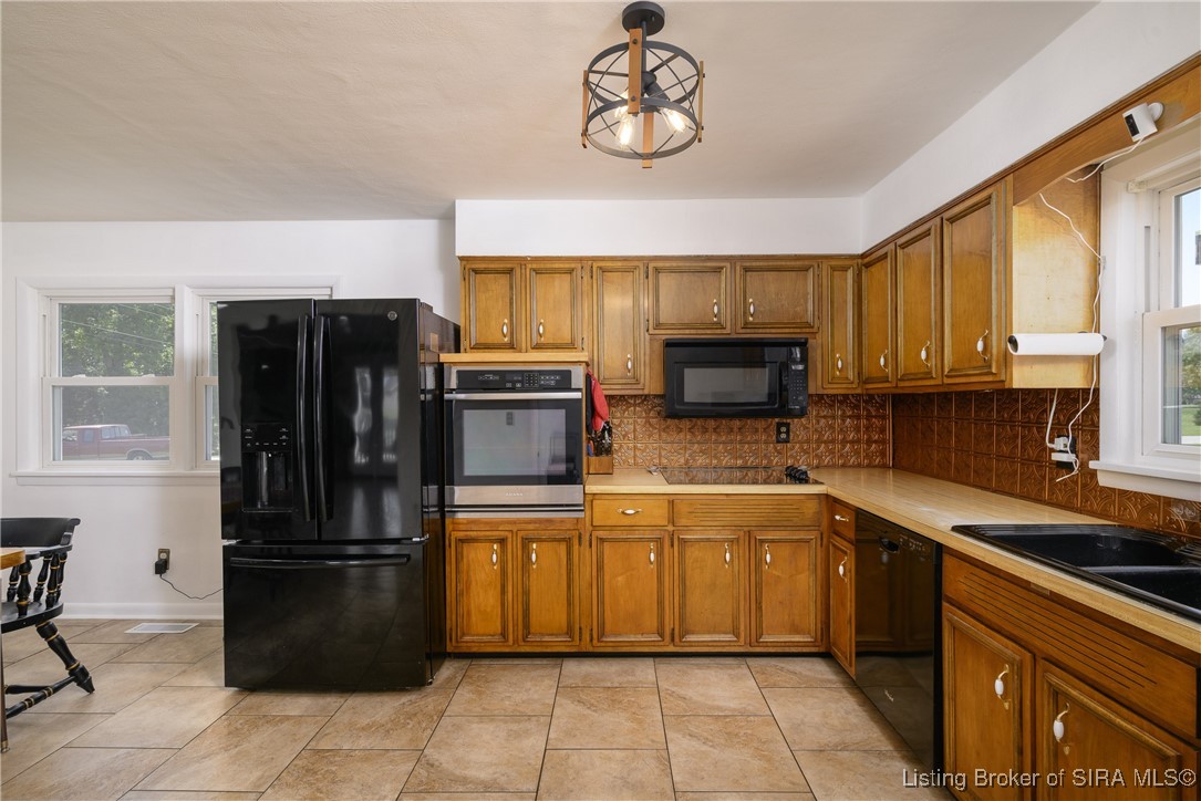 5810 Spring Meadow Drive Georgetown, IN 47122 - Photo 15 of 35