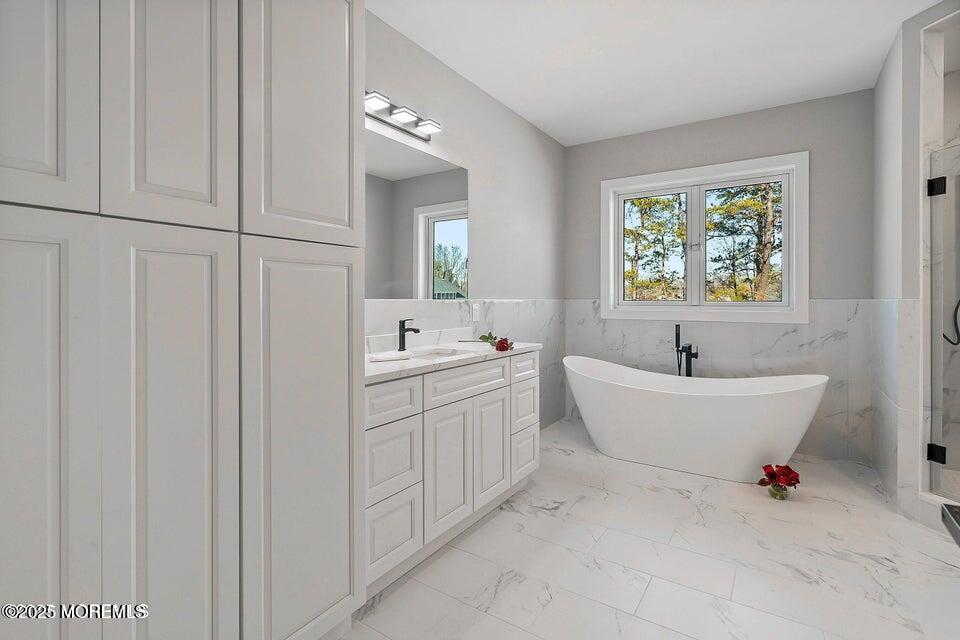 2 Haystack Court Howell, NJ 07731 - Photo 27 of 78 20250614195040930711000000-o