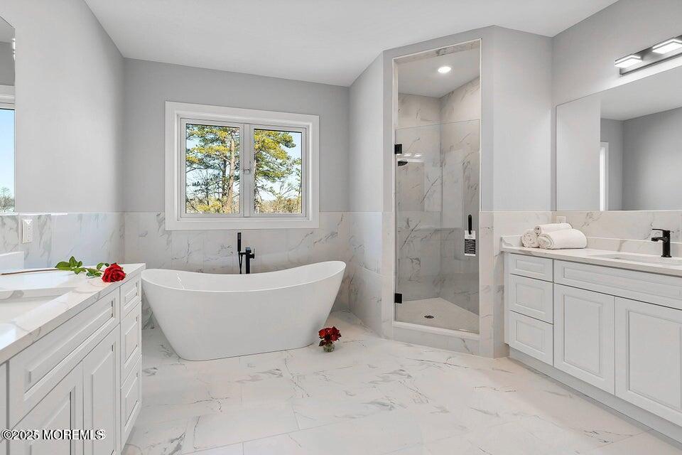 2 Haystack Court Howell, NJ 07731 - Photo 28 of 78 20250614195040976357000000-o