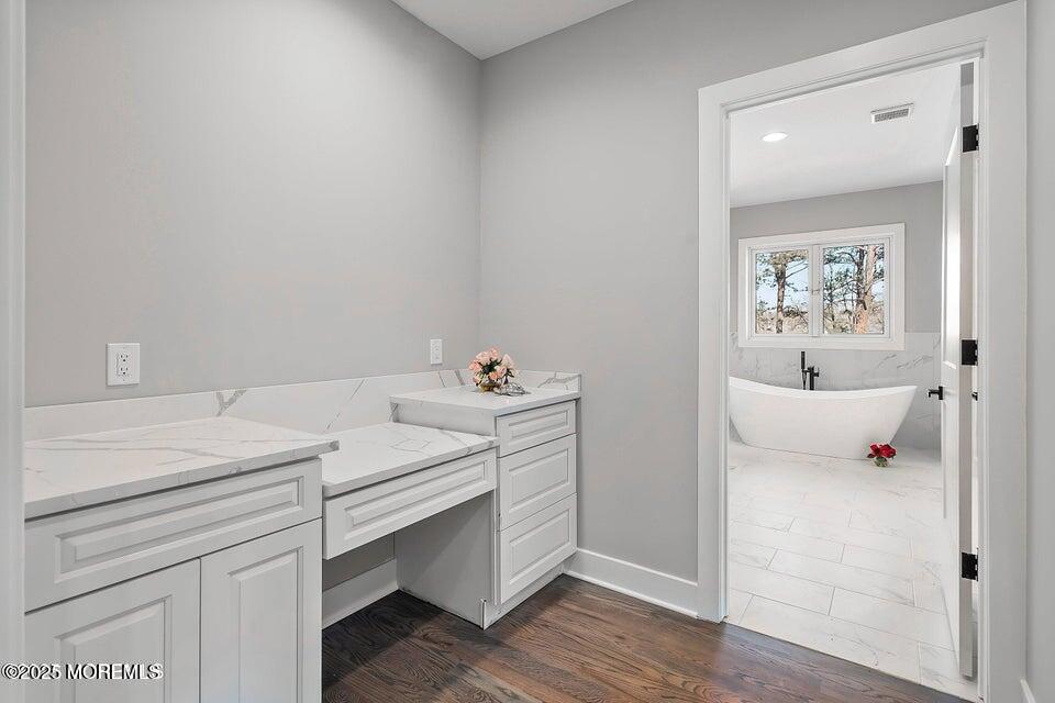 2 Haystack Court Howell, NJ 07731 - Photo 45 of 78 20250614195040885909000000-o