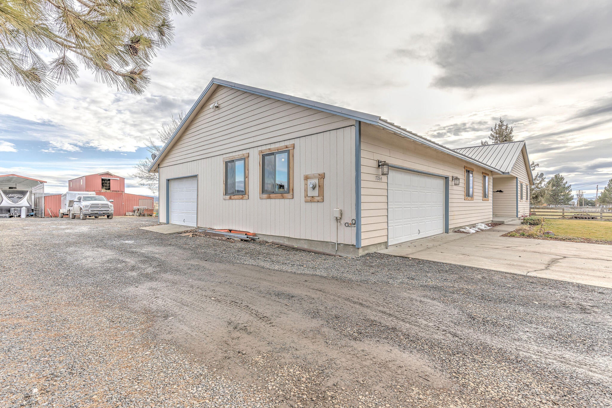 7264 North Vista View Road Prineville, OR 97754 - Photo 6 of 47 090A2684_5_6_7_8