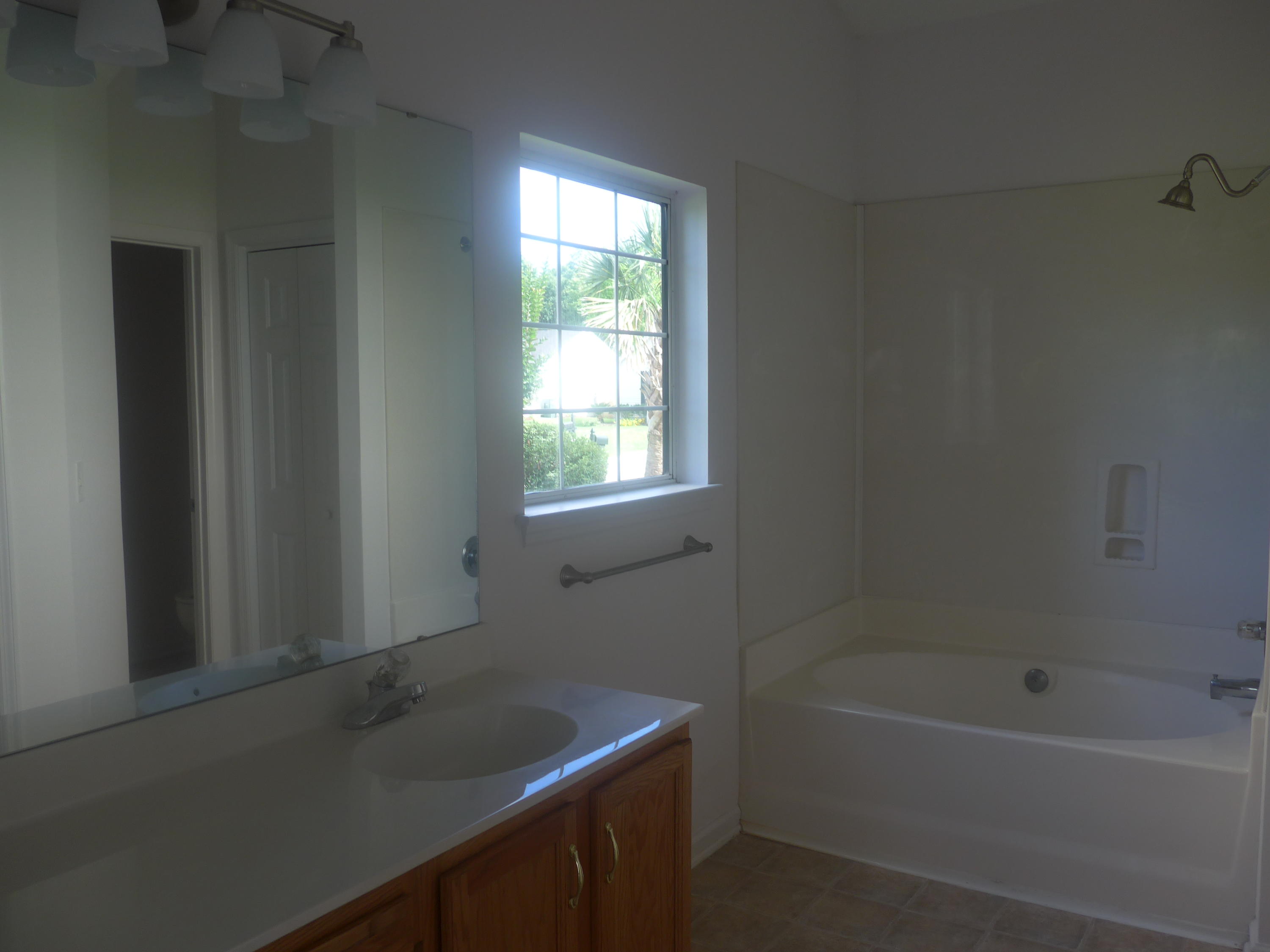 7088 Windmill Creek Road Charleston, SC 29414 - Photo 19 of 32 7088 Windmill Creek 076
