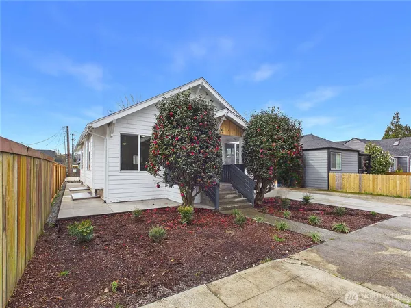$724,850 | 305 Meadow Avenue North, Renton, WA 98057