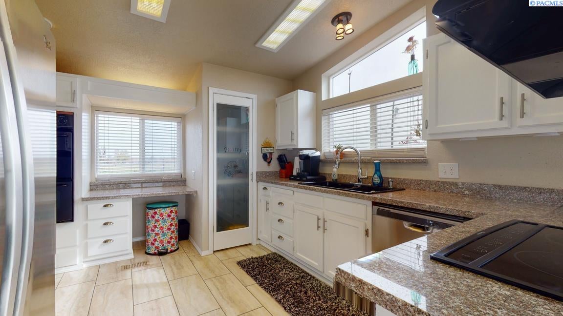 301 Galloway Road Pasco, WA 99301 - Photo 12 of 38 Gallery Image 12