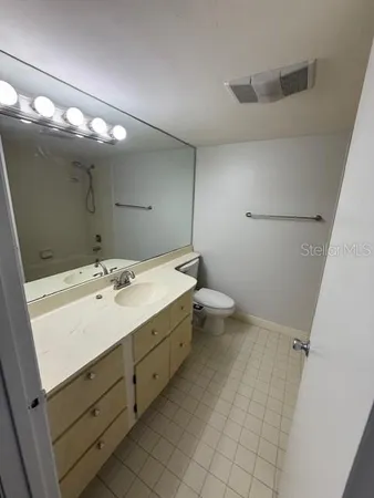 $2,295 | 14810 Rue De Bayonne, Unit 2F, Clearwater, FL 33762