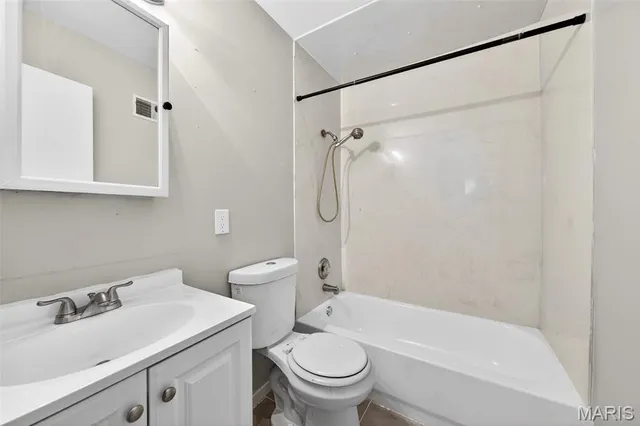 $170,000 | 260 St Edward Lane, Florissant, MO 63033