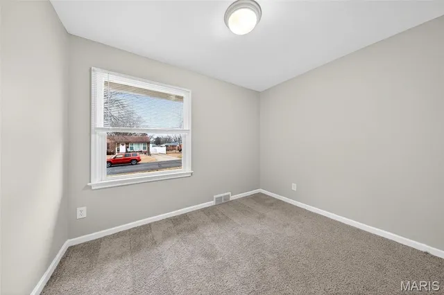 $170,000 | 260 St Edward Lane, Florissant, MO 63033