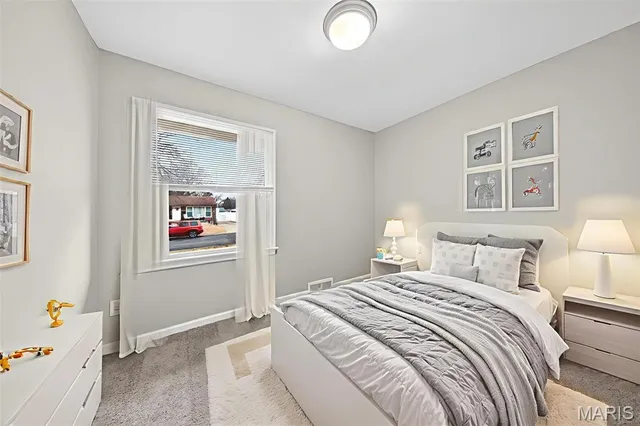 $170,000 | 260 St Edward Lane, Florissant, MO 63033