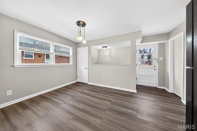 $170,000 | 260 St Edward Lane, Florissant, MO 63033