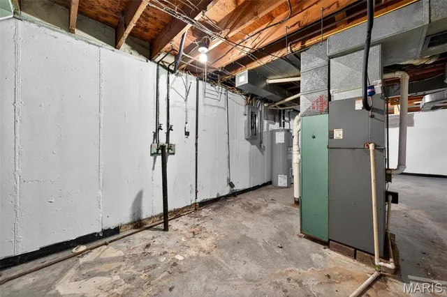 $170,000 | 260 St Edward Lane, Florissant, MO 63033