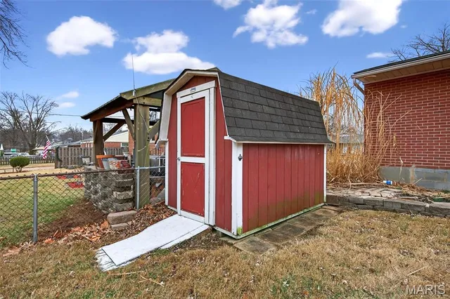 $170,000 | 260 St Edward Lane, Florissant, MO 63033