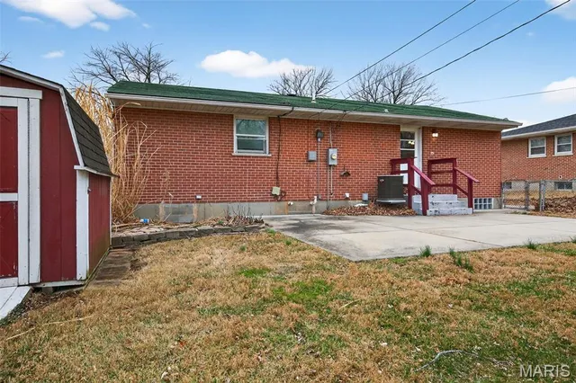 $170,000 | 260 St Edward Lane, Florissant, MO 63033