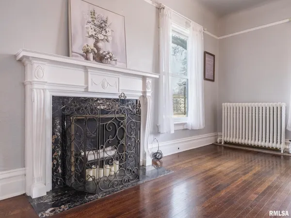 $359,900 | 725 Park Avenue, Pekin, IL 61554