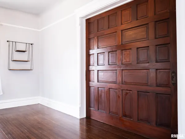 $359,900 | 725 Park Avenue, Pekin, IL 61554