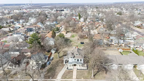 $359,900 | 725 Park Avenue, Pekin, IL 61554