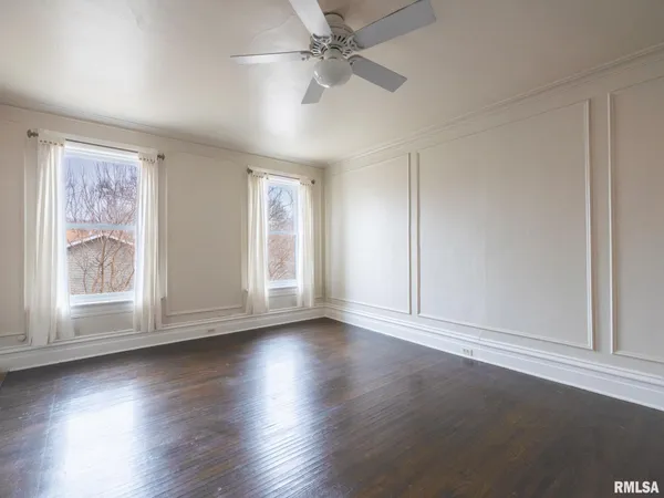 $359,900 | 725 Park Avenue, Pekin, IL 61554