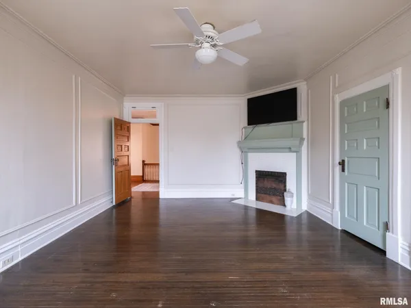 $359,900 | 725 Park Avenue, Pekin, IL 61554