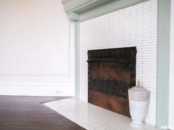 $359,900 | 725 Park Avenue, Pekin, IL 61554