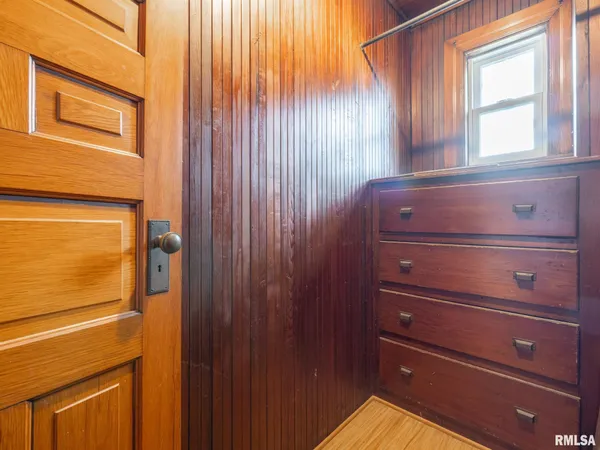 $359,900 | 725 Park Avenue, Pekin, IL 61554