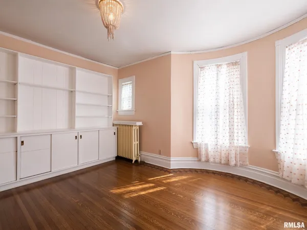 $359,900 | 725 Park Avenue, Pekin, IL 61554