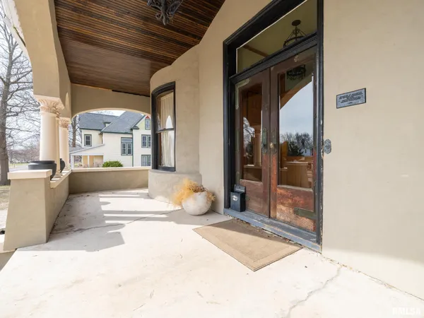 $359,900 | 725 Park Avenue, Pekin, IL 61554