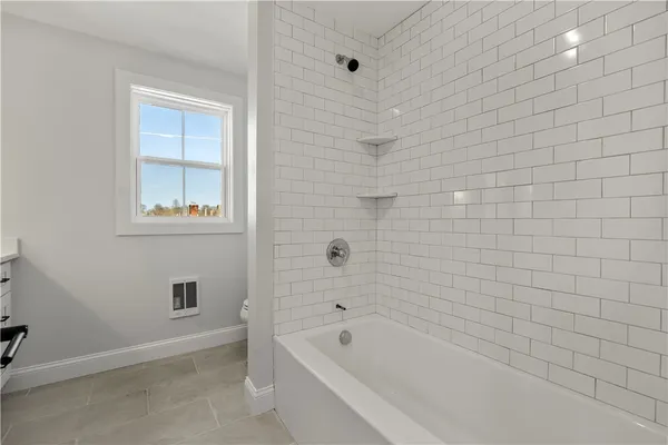 $4,000 | 36 Evarts Street, Unit 3, Newport, RI 02840