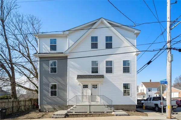 $4,000 | 36 Evarts Street, Unit 3, Newport, RI 02840