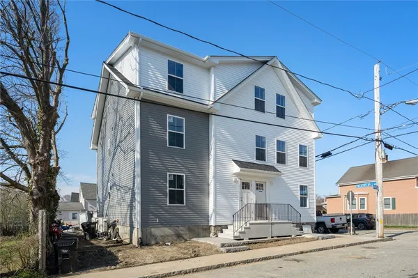 $4,000 | 36 Evarts Street, Unit 3, Newport, RI 02840