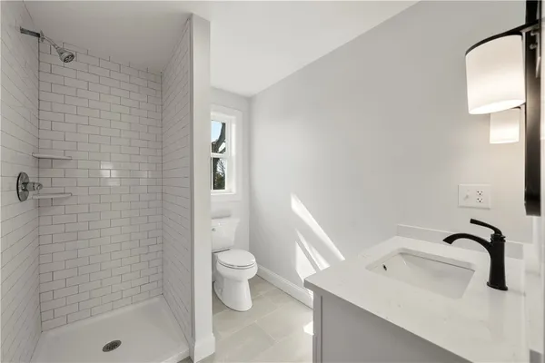 $4,000 | 36 Evarts Street, Unit 3, Newport, RI 02840