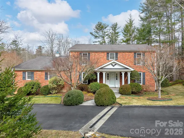 $810,000 | 110 Glengary Drive, Flat Rock, NC 28731
