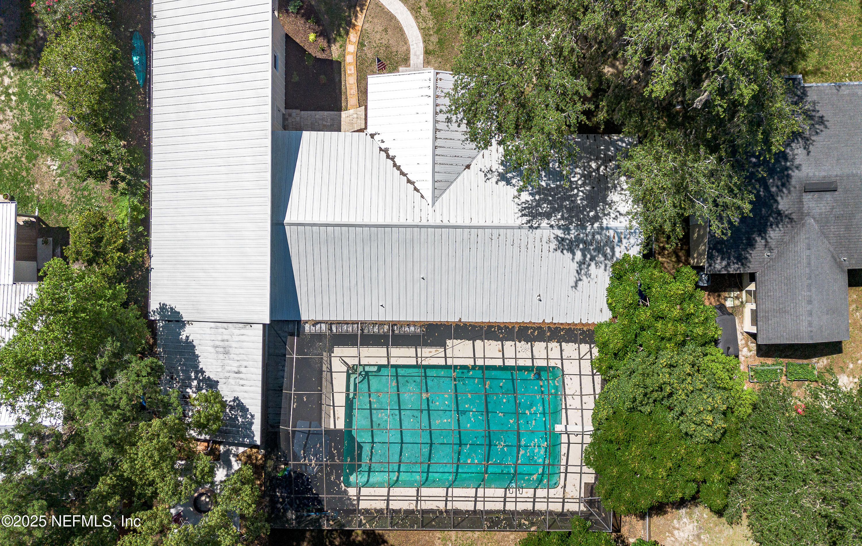 90 Forest Street Keystone Heights, FL 32656 - Photo 2 of 42 a view of a bird house
