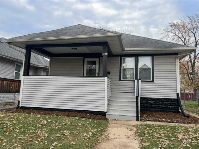 $179,900 | 1227 Emerald Avenue, Chicago Heights, IL 60411