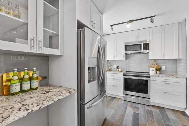 $439,000 | 7453 Mariner Drive, Maple Grove, MN 55311