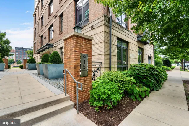 $436,000 | 915 North Patrick Street, Unit 206, Alexandria, VA 22314