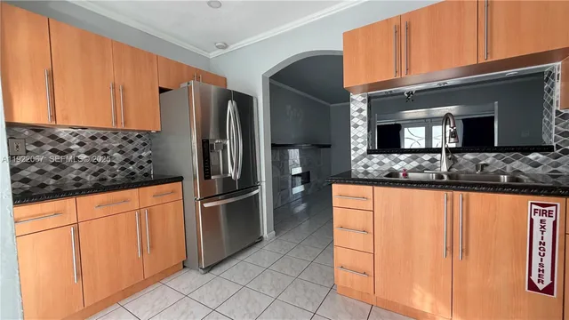 $3,000 | 37 Southwest 11th Street, Dania Beach, FL 33004