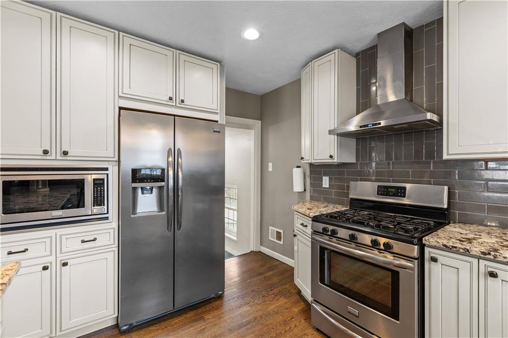 2814 Graham Boulevard Pittsburgh, PA 15235 - Photo 14 of 30