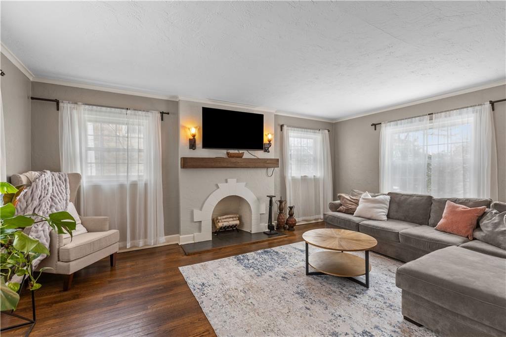 2814 Graham Boulevard Pittsburgh, PA 15235 - Photo 7 of 30