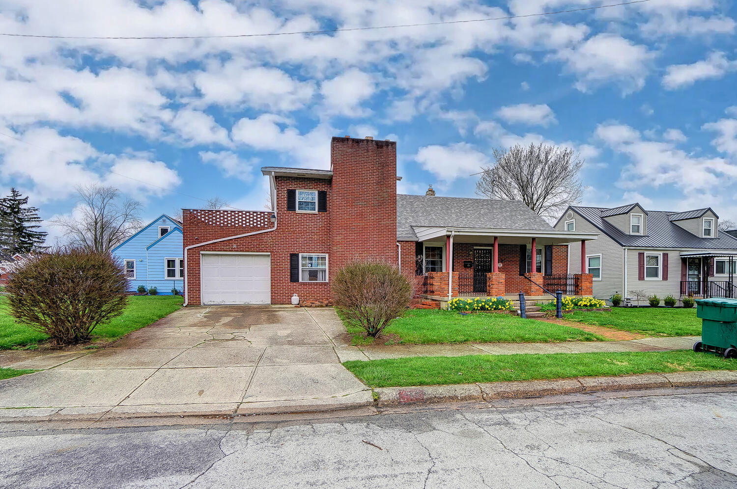 417 Willow Drive Springfield, OH 45505 - Photo 3 of 39 Gallery Image 3