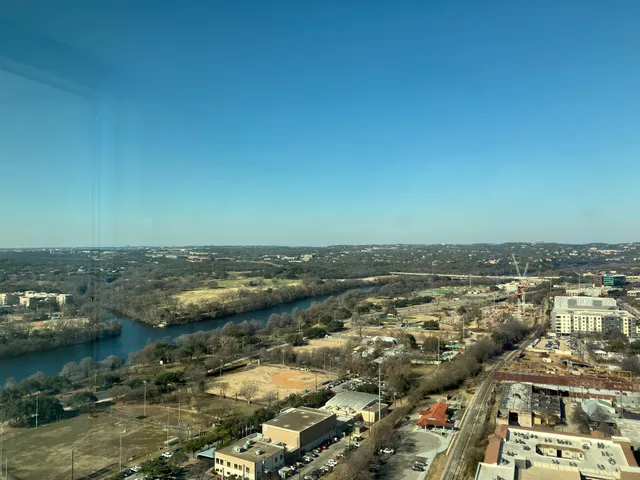 $2,500 | 300 Bowie Street, Unit 3204, Austin, TX 78703